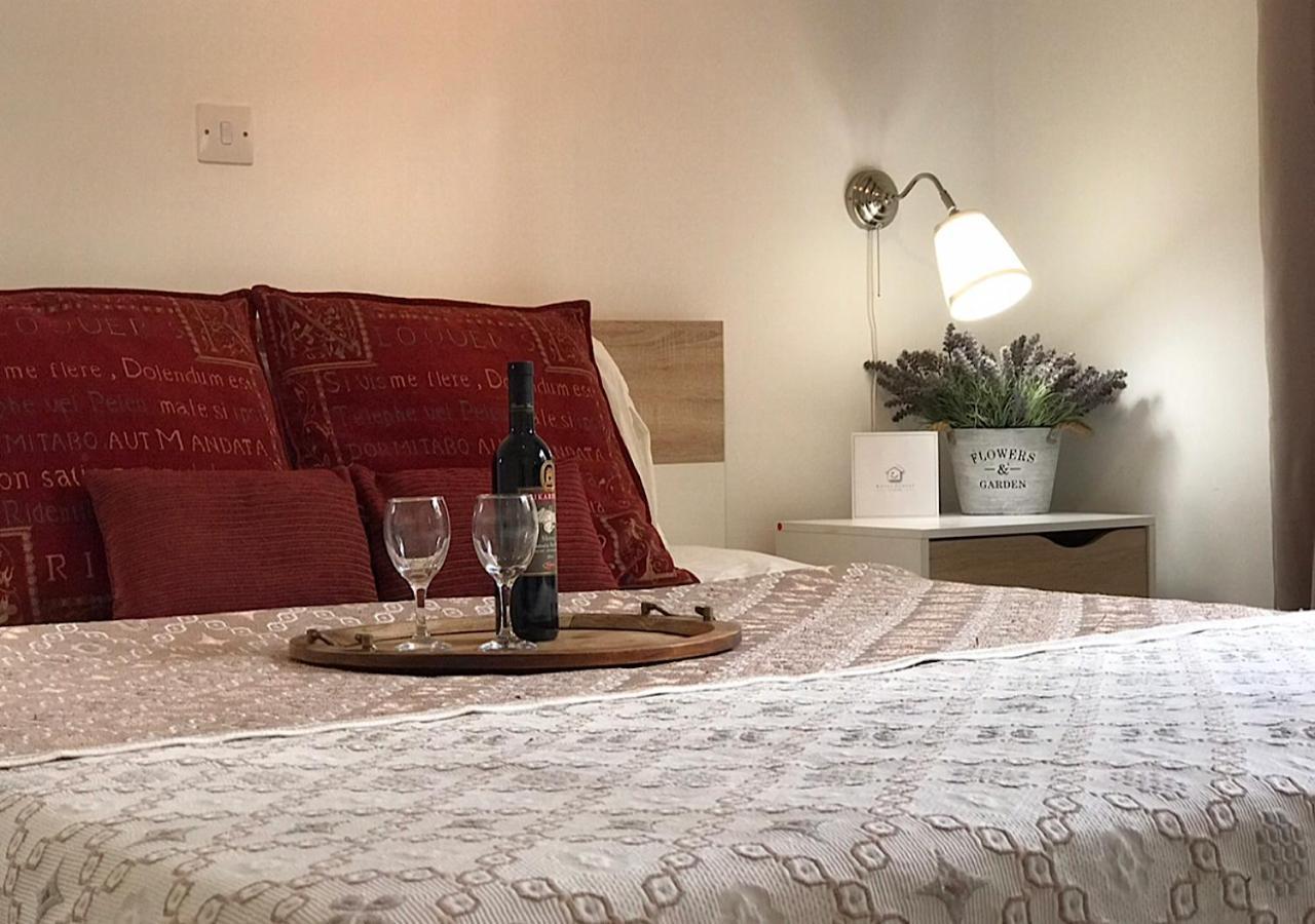 Royal Sunset Studios & Apartments Limasol Dış mekan fotoğraf