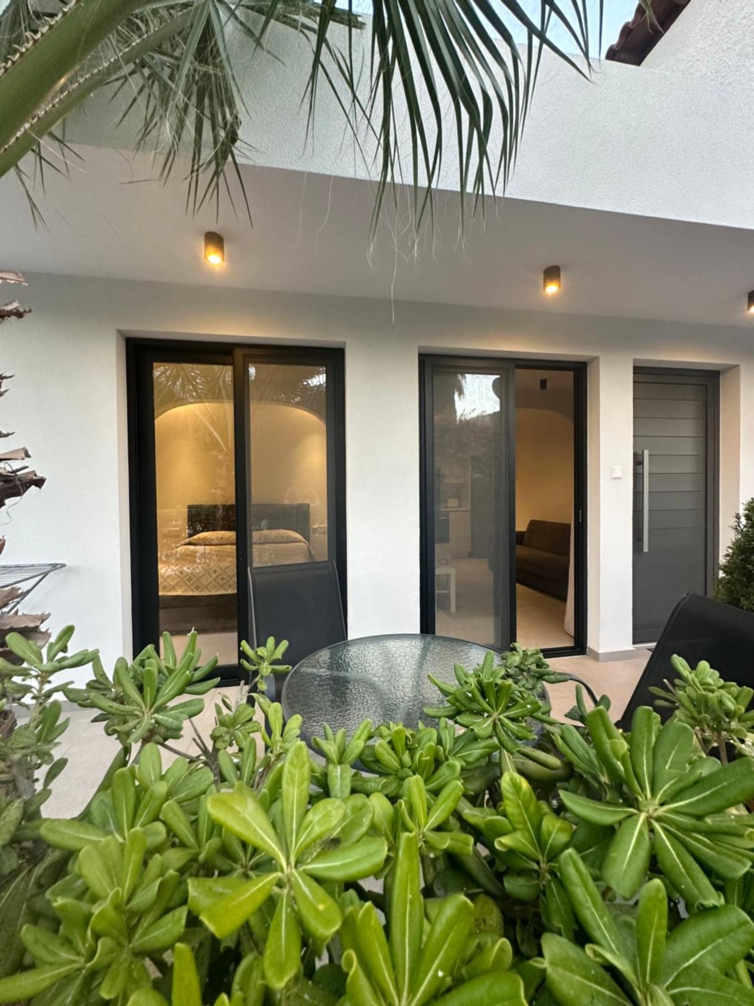 Royal Sunset Studios & Apartments Limasol Dış mekan fotoğraf