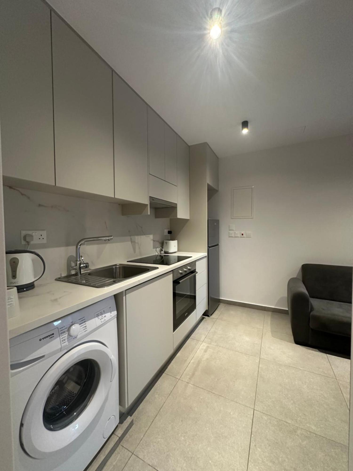 Royal Sunset Studios & Apartments Limasol Dış mekan fotoğraf