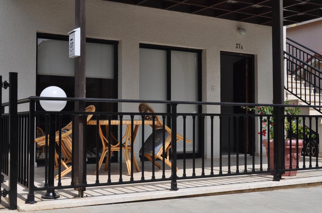 Royal Sunset Studios & Apartments Limasol Dış mekan fotoğraf