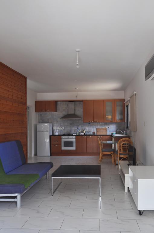 Royal Sunset Studios & Apartments Limasol Dış mekan fotoğraf