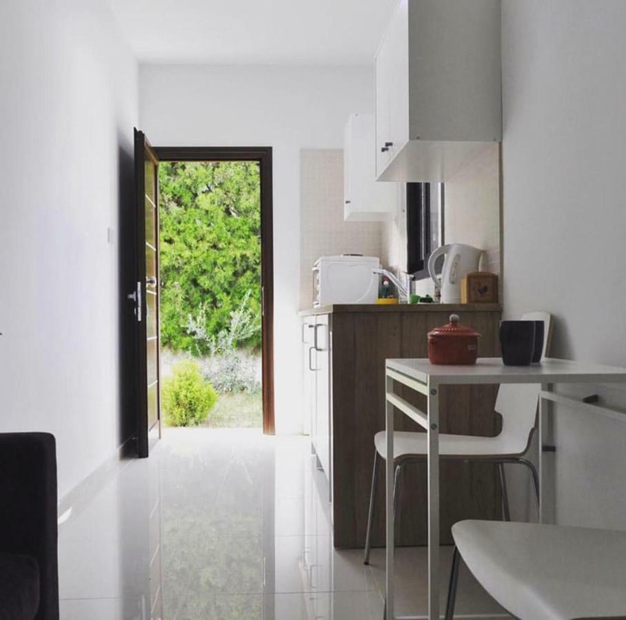 Royal Sunset Studios & Apartments Limasol Dış mekan fotoğraf