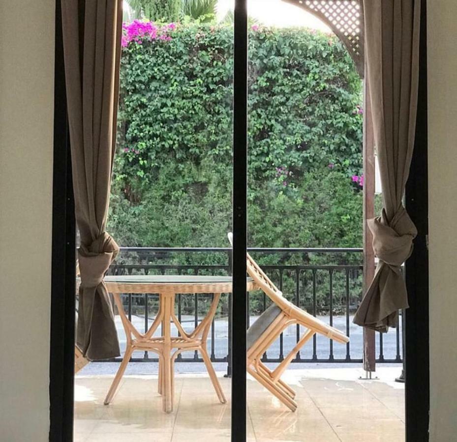 Royal Sunset Studios & Apartments Limasol Dış mekan fotoğraf